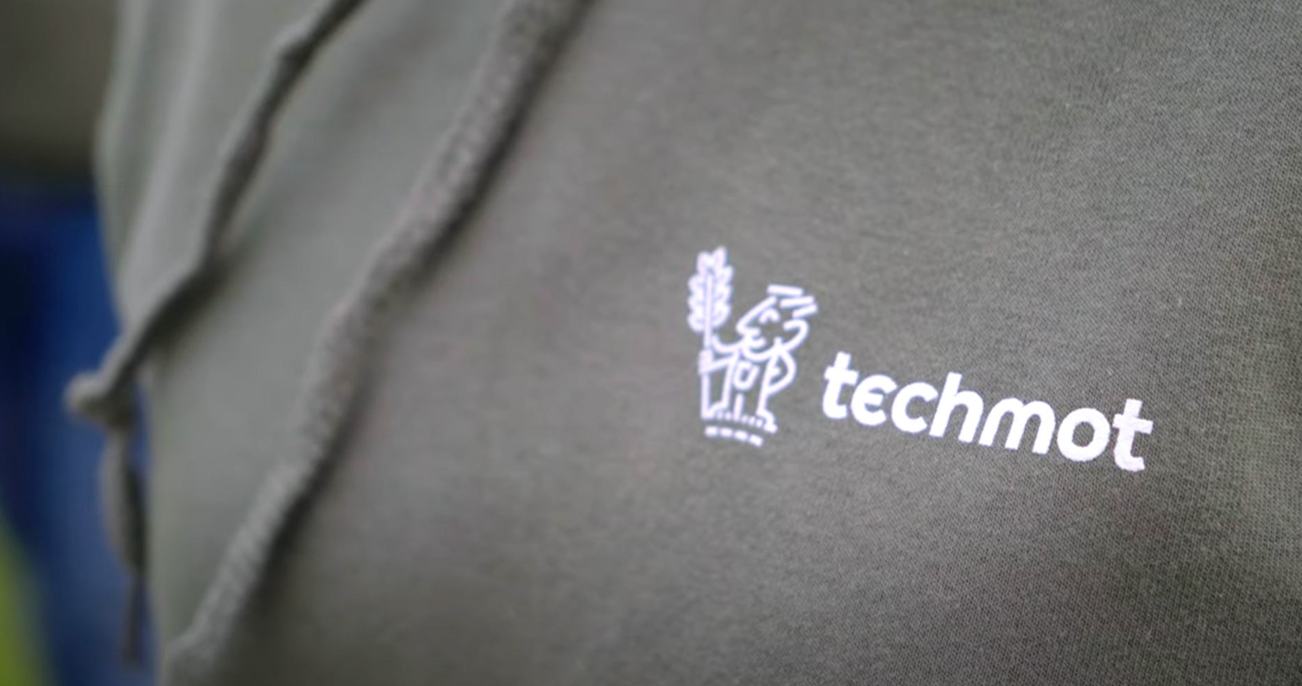 rebranding techmot logo bluza